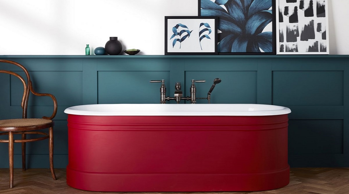 Красная отдельно стоящая ванна 