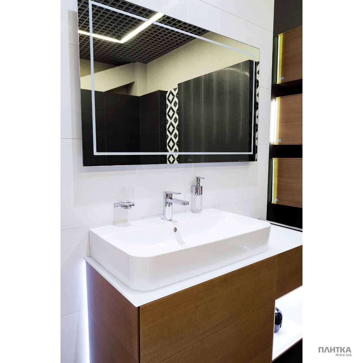 Зеркало для ванной Villeroy&Boch Finion F6001200 серебро