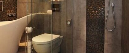Мозаїка при облицюванні душової кабіни: плюси та мінуси